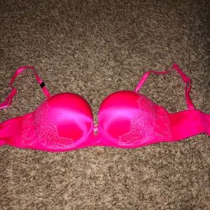 Victoria’s Secret bombshell strapless bra 36C